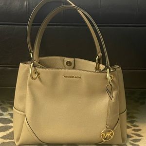 Michael Kors Purse in EUC